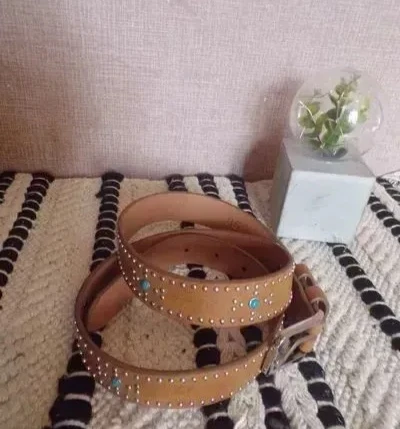 Cinturón con clavos talla 85 cm – photo 2